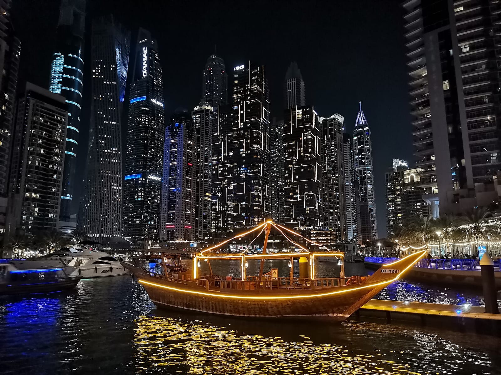 Dubai Marina Dinner Cruise — Mega Yacht